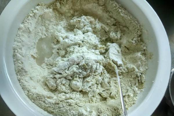 绿豆面手擀面的做法图解2