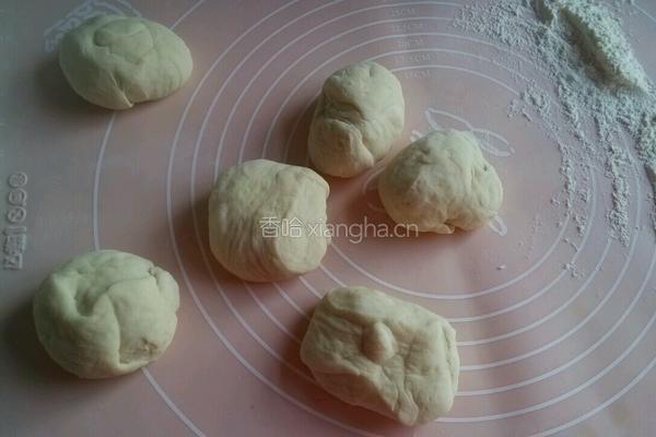 豆沙花朵面包的做法图解4