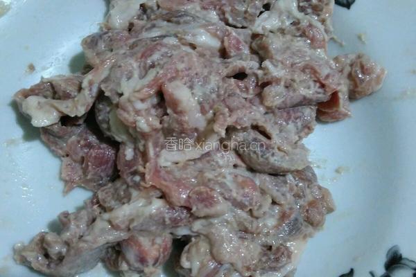 木耳炒肉的做法图解1