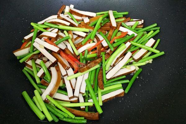 香干炒蒜苔的做法图解9