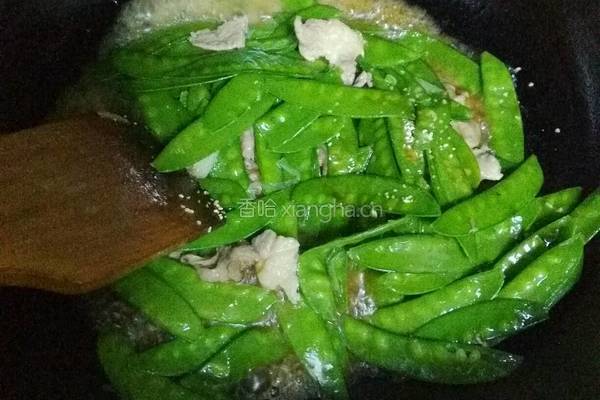 牛肉炒荷兰豆的做法图解7