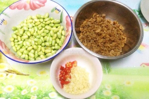 萝卜干炒青豆的做法图解3