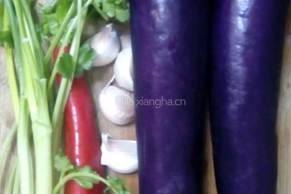 煎烧茄子块的做法图解1