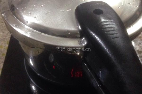 莲藕猪尾汤的做法图解7
