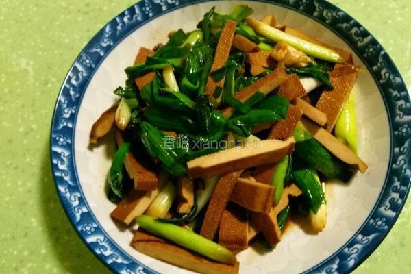 青蒜炒熏干的做法图解9