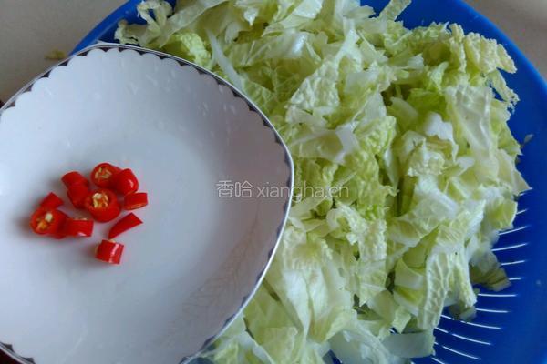 大白菜炒肉丝的做法图解2