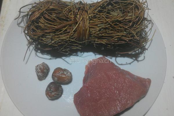 鸡骨草瘦肉汤的做法图解1