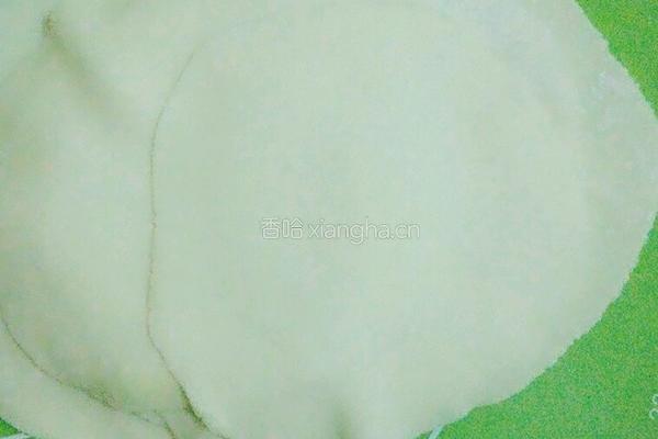 饺子皮批萨的做法图解1