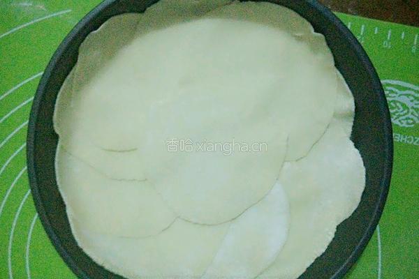饺子皮批萨的做法图解2