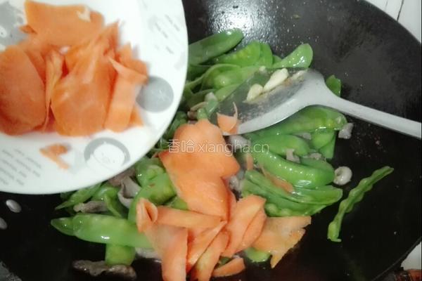 鸡胗炒荷兰豆的做法图解4