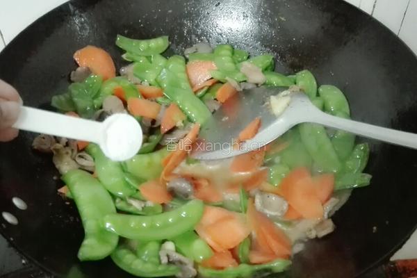 鸡胗炒荷兰豆的做法图解5