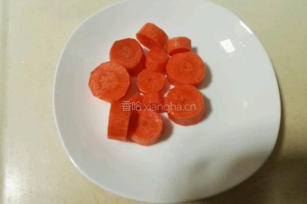 玉米胡萝卜汤的做法图解2