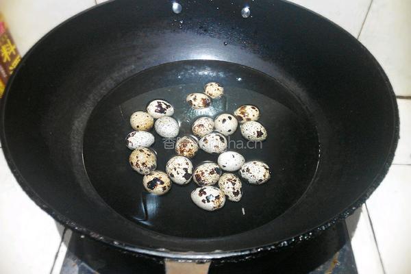 红枣桂圆鹌鹑蛋糖水的做法图解2