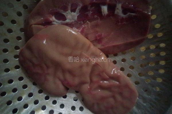 猪腰汤的做法图解1