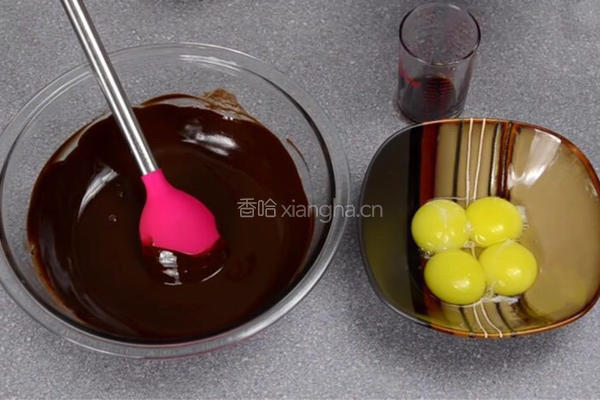 巧克力慕斯蛋糕的做法图解3