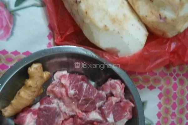 山药玉米排骨汤的做法图解1