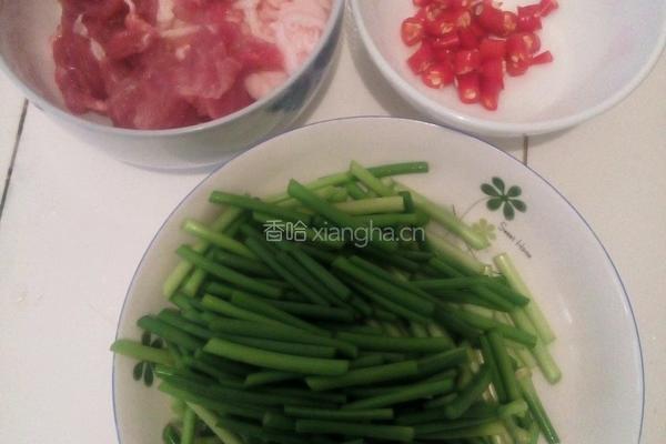 蒜薹炒肉的做法图解2