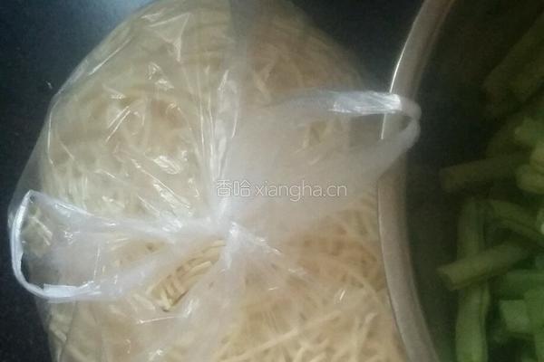 豆角焖面的做法图解3