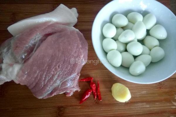 红烧肉炖鹌鹑蛋的做法图解1