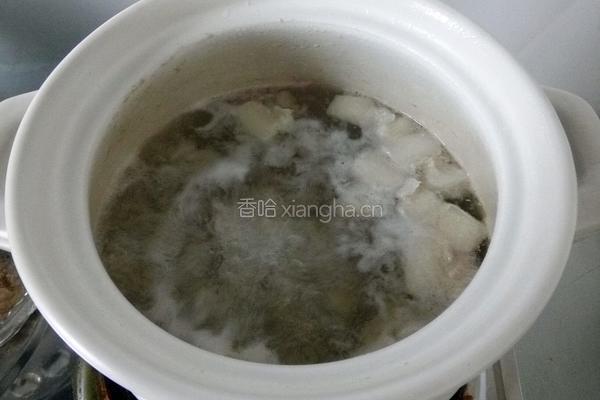 红烧肉炖鹌鹑蛋的做法图解3