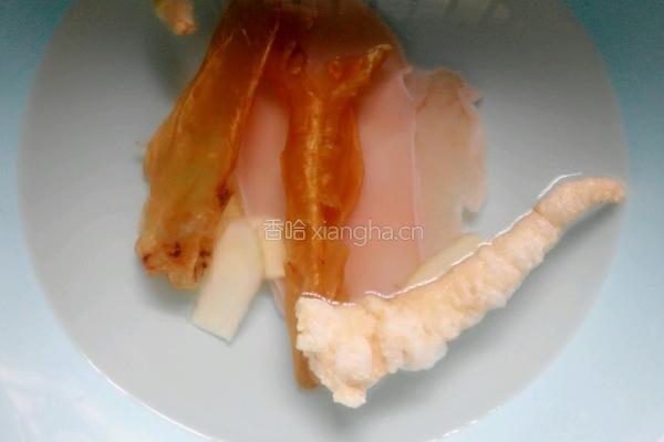 花胶响螺猪肉汤的做法图解1