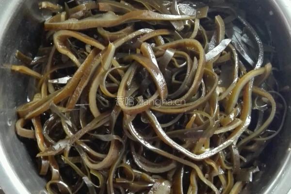 蒜茸海带丝的做法图解4