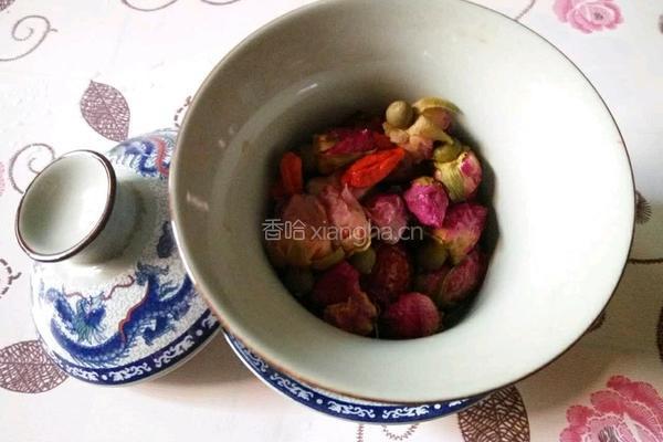 红枣枸杞玫瑰花茶的做法图解3
