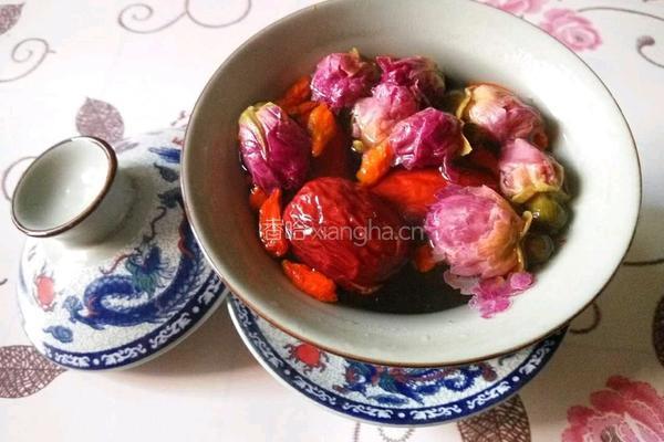 红枣枸杞玫瑰花茶的做法图解4