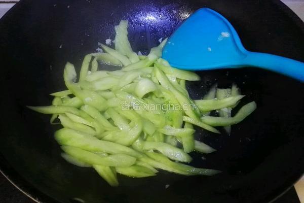翡翠虾仁的做法图解11