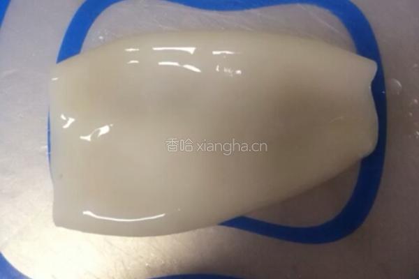 炸鱿鱼圈的做法图解1