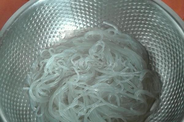 蒜香粉条白菜的做法图解3