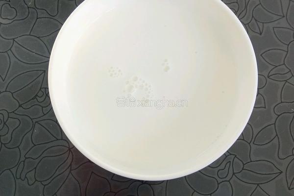 草莓果粒牛奶的做法图解6