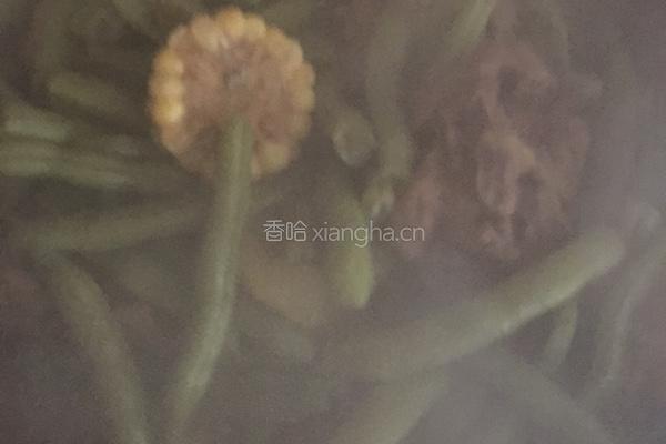 大骨头炖豆角的做法图解4