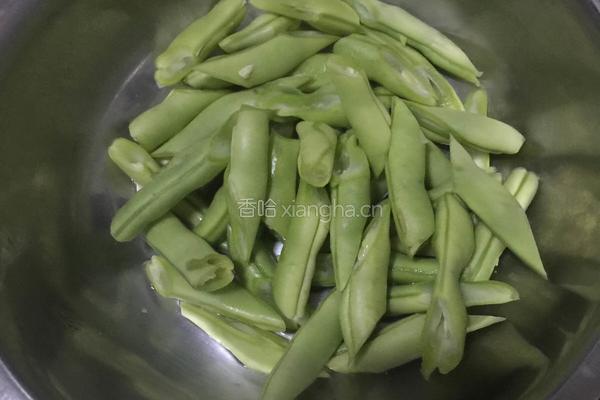 豆角肉蒸面的做法图解2