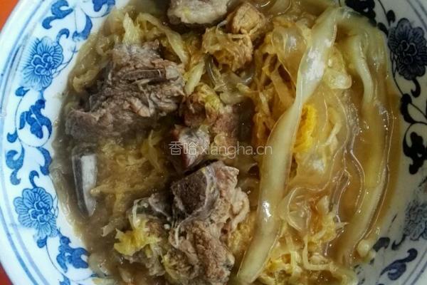 东北酸菜炖脊骨、粉条的做法图解5
