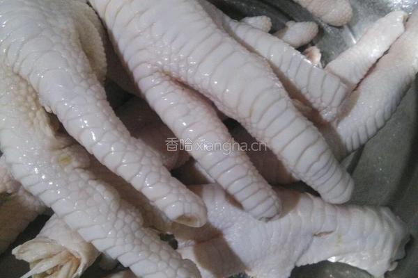 酱香辣凤爪的做法图解1