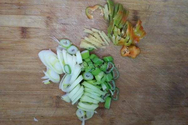 爆炒牛肉丝的做法图解1