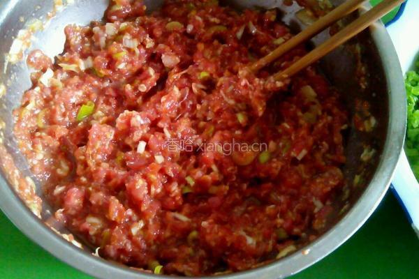猪肉芹菜饺子的做法图解4