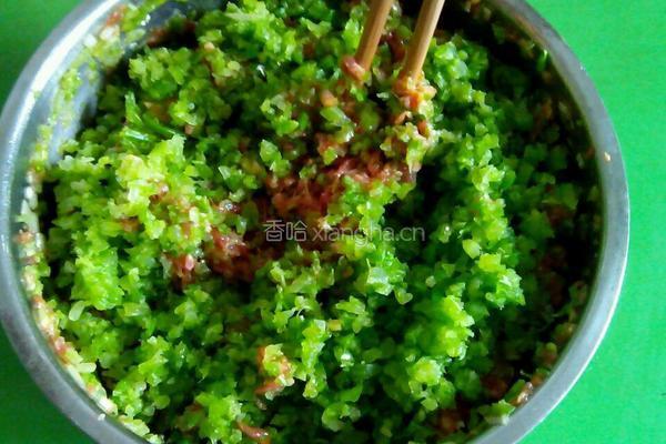 猪肉芹菜饺子的做法图解5