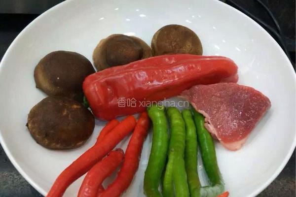香辣香菇牛肉酱的做法图解1