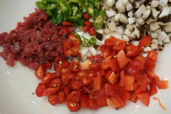 香辣香菇牛肉酱的做法图解2
