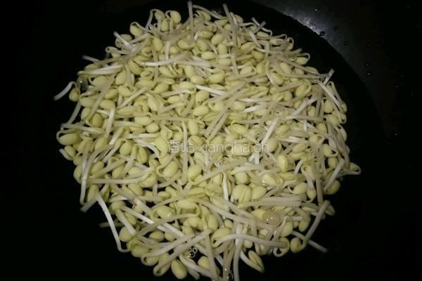 糖醋拌黄豆芽的做法图解2