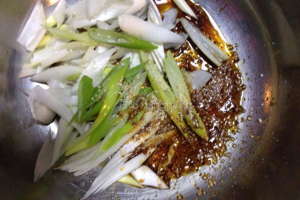 白菜拌牛肉的做法图解2