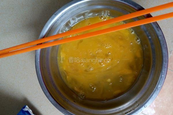 葱花煎蛋的做法图解1
