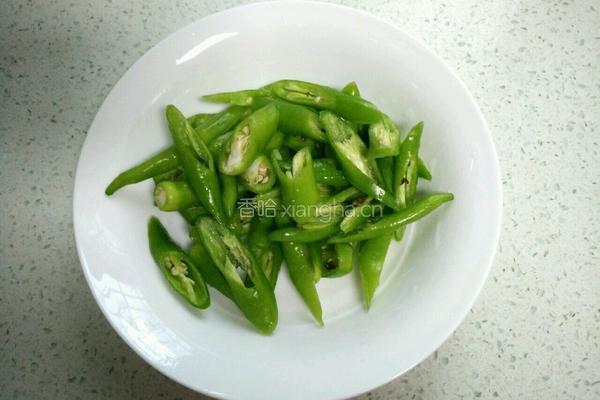 尖椒炒荷包蛋的做法图解4
