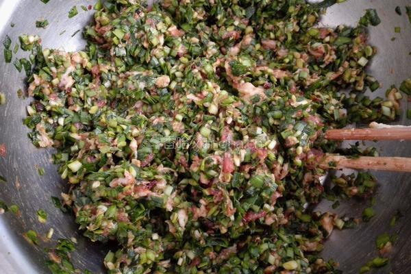猪肉韭菜馅饼的做法图解4