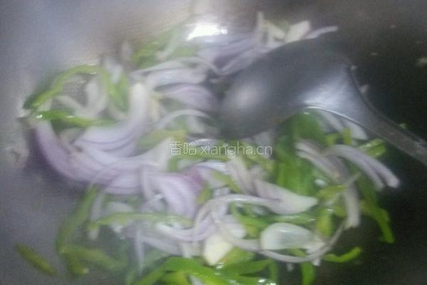 白玉菇青椒炒鸡蛋的做法图解5