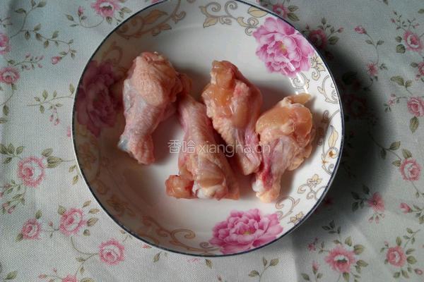 土豆烧翅根的做法图解1