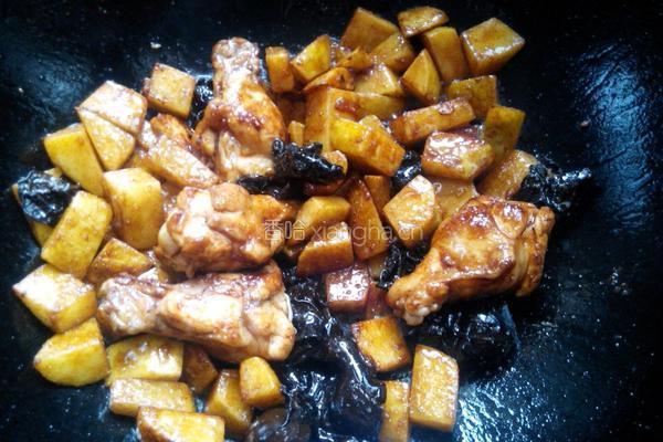 土豆烧翅根的做法图解9