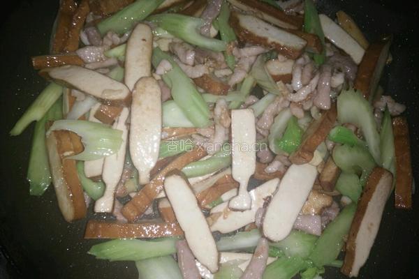 西芹肉丝炒香干的做法图解6
